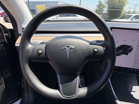 Used 2020 Tesla Model Y Long Range AWD/4WD image 8