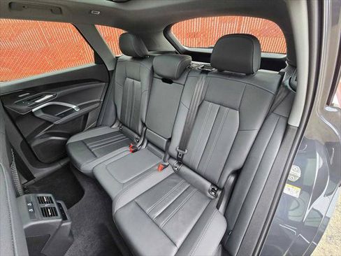 Certified 2025 Audi Q5 Premium Plus w/ Premium Plus AWD/4WD image 17