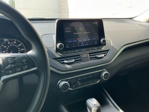 Used 2020 Nissan Altima 2.5 S AWD/4WD image 19