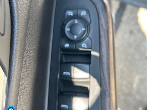 Used 2023 GMC Acadia Denali AWD/4WD image 17