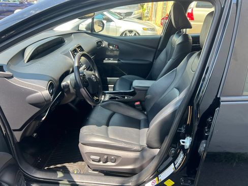 Used 2022 Toyota Prius XLE FWD image 23