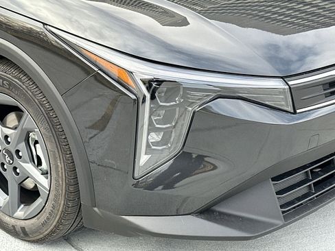 New 2025 Kia K4 LXS image 9