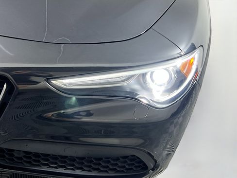 Used 2022 Alfa Romeo Stelvio Ti image 11