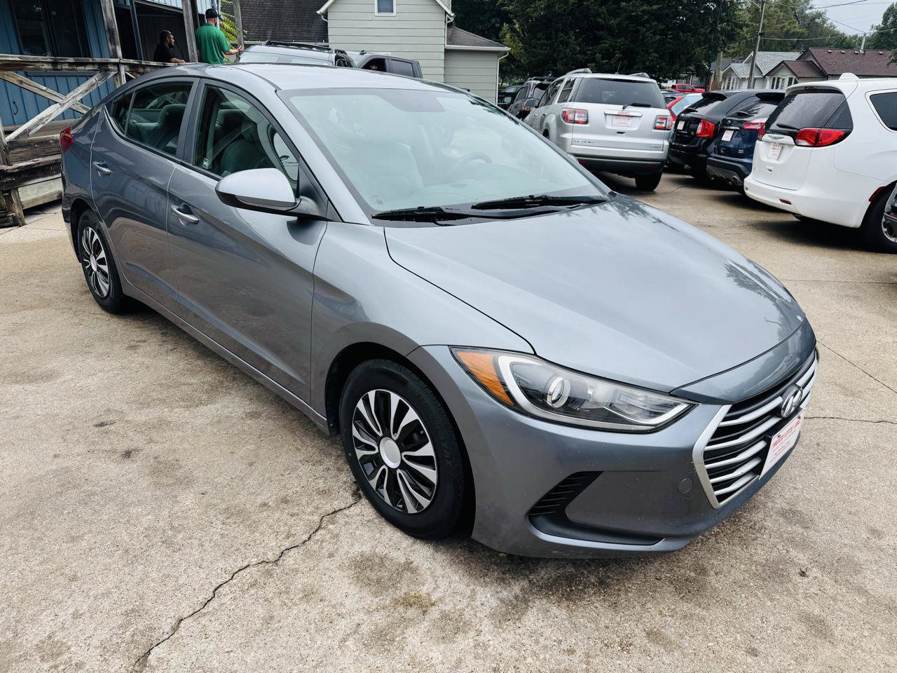 Used 2017 Hyundai Elantra SE FWD image 1