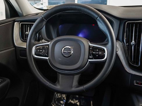 Used 2025 Volvo XC60 B5 Plus image 15