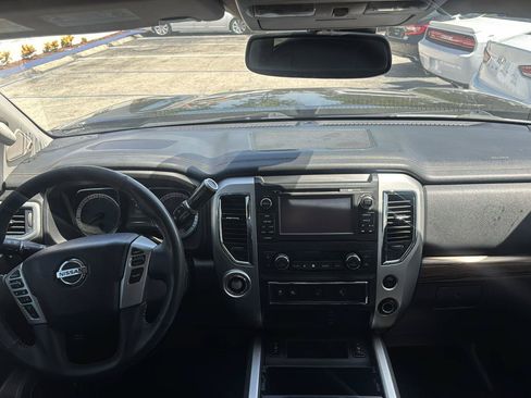 Used 2017 Nissan Titan SL RWD image 9