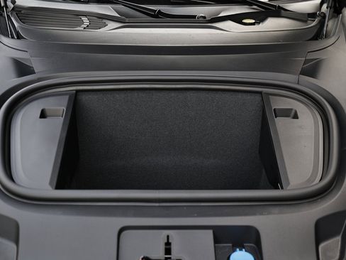 New 2026 Porsche Taycan image 31