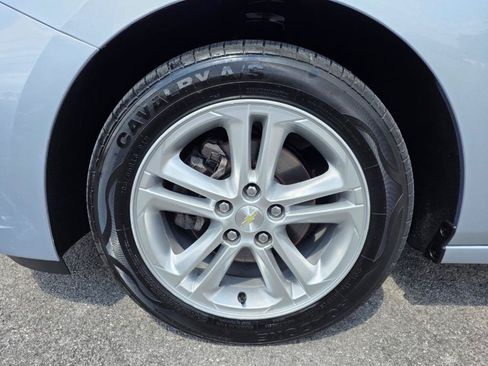 Used 2017 Chevrolet Cruze LT w/ Convenience Package FWD image 10