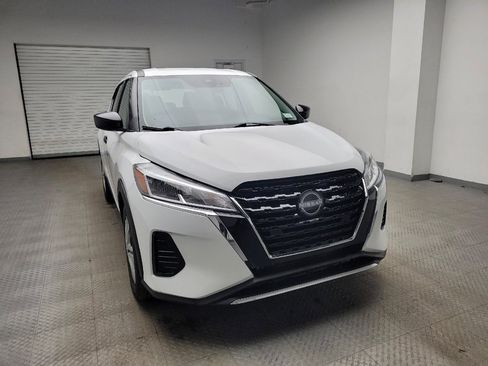 Used 2022 Nissan Kicks S FWD image 14