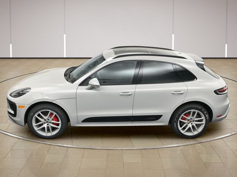 Certified 2026 Porsche Macan S AWD/4WD image 31