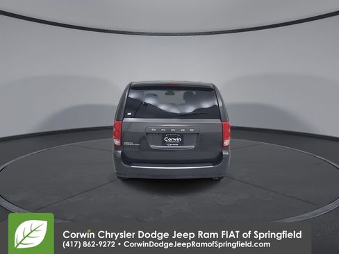 Used 2019 Dodge Grand Caravan SE FWD image 13