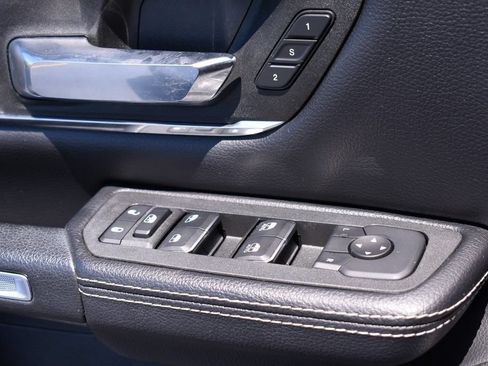 Used 2025 RAM 1500 Laramie w/ Sport Appearance Package AWD/4WD image 27