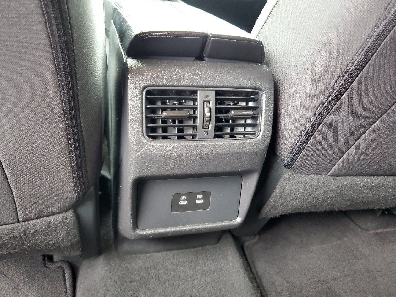 Used 2024 Nissan Rogue SV FWD image 14