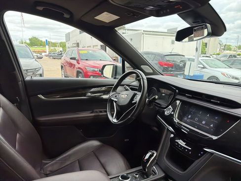 Used 2022 Cadillac XT6 Premium Luxury AWD/4WD image 16