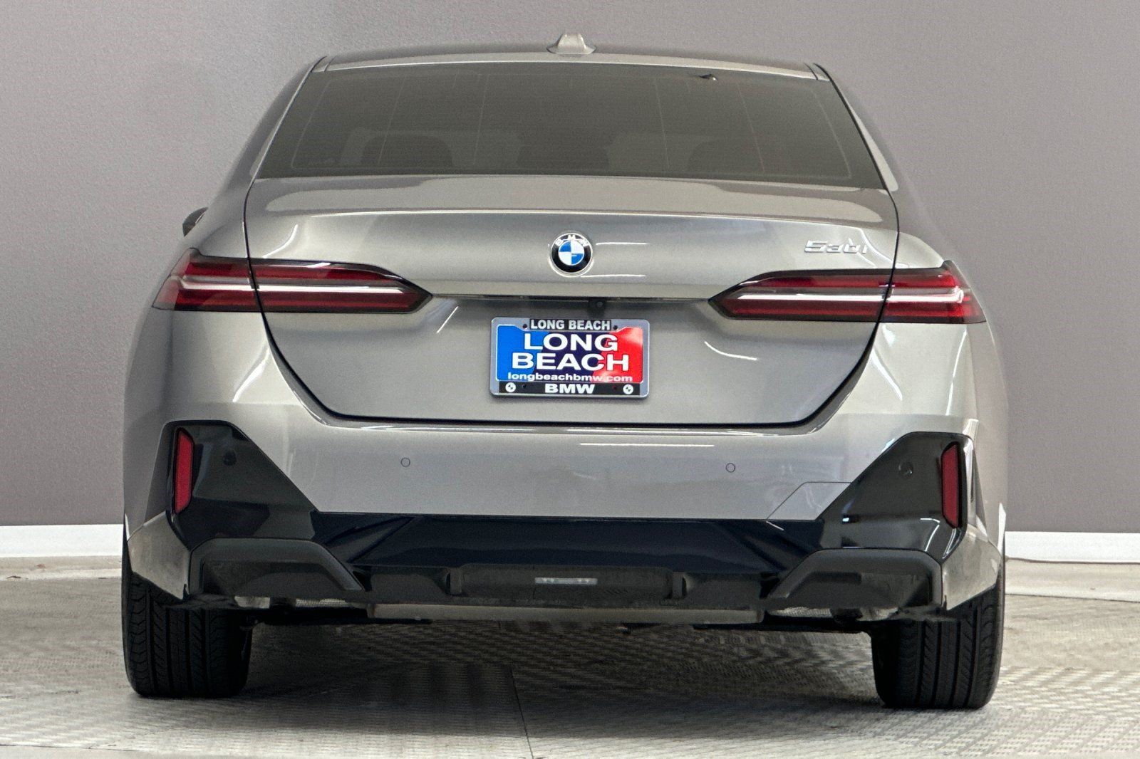 Used 2024 BMW 530i w/ M Sport Package RWD image 9