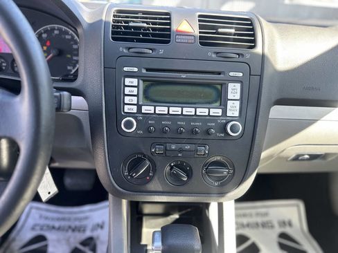 Used 2007 Volkswagen Rabbit 4-Door image 15