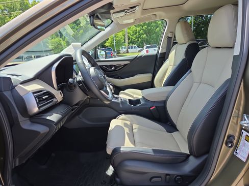 Certified 2025 Subaru Outback Limited AWD/4WD image 10