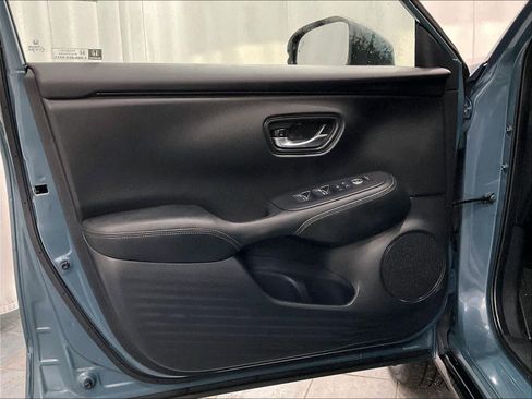 Used 2025 Honda HR-V EX-L image 9