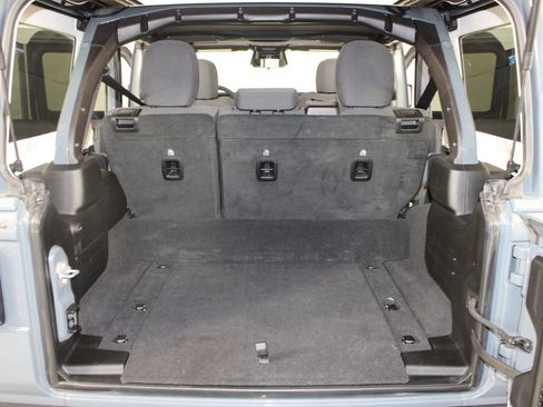 Used 2025 Jeep Wrangler Unlimited Sahara w/ Safety Group AWD/4WD image 17