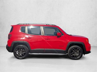 Used 2022 Jeep Renegade Latitude w/ Convenience Group video 4