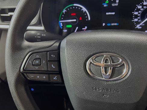 Used 2023 Toyota Sienna LE image 19