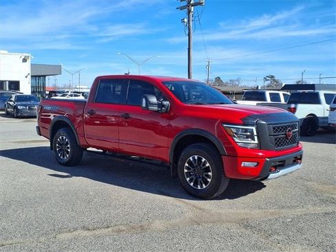 Used 2024 Nissan Titan PRO-4X w/ Pro-4x Convenience Package image 2