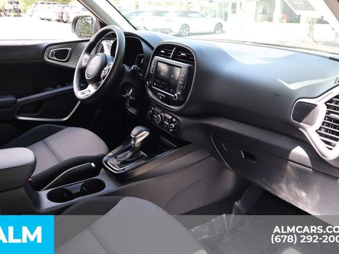 Used 2025 Kia Soul LX w/ LX Technology Package FWD image 28