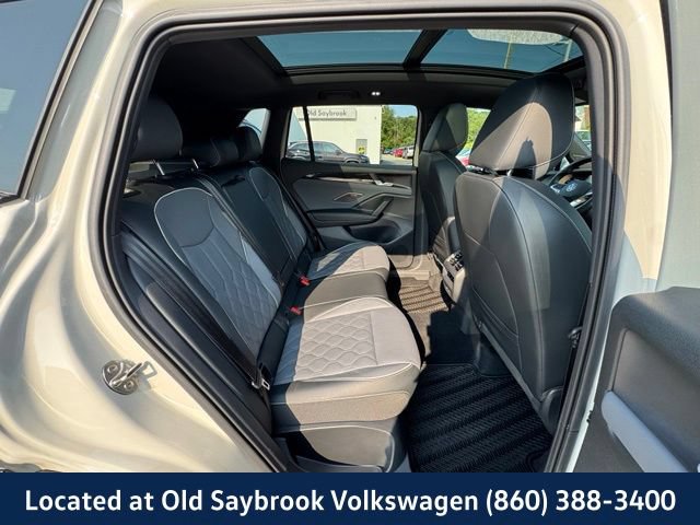 Certified 2025 Volkswagen Tiguan SEL R-Line AWD/4WD image 24