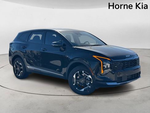 New 2026 Kia Sportage S image 2