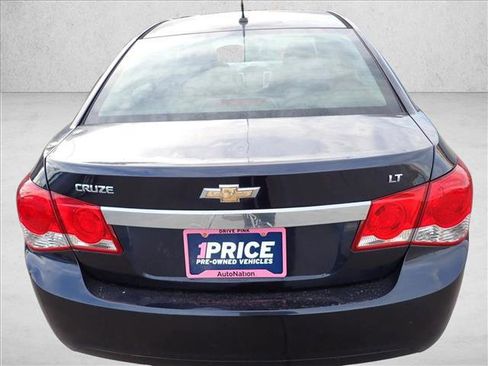 Used 2014 Chevrolet Cruze LT image 2