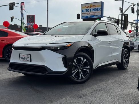 Used 2024 Toyota bZ4X FWD image 2