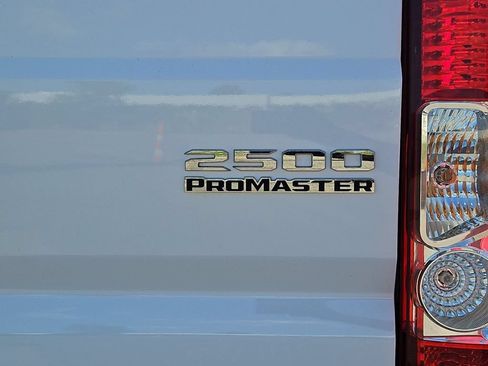 Used 2025 RAM ProMaster 2500 w/ Convenience Group FWD image 10