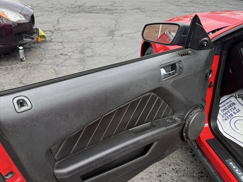 Used 2010 Ford Mustang Premium RWD image 18