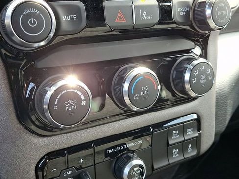 New 2026 RAM 1500 Express AWD/4WD image 17