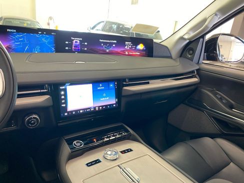 New 2026 Lincoln Navigator Reserve image 17