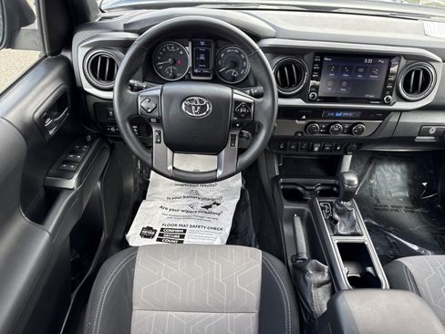 Used 2022 Toyota Tacoma TRD Sport w/ Technology Package RWD image 15