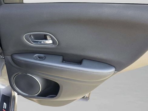 Used 2016 Honda HR-V EX image 30