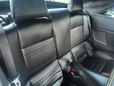 Used 2013 Ford Mustang Premium image 21