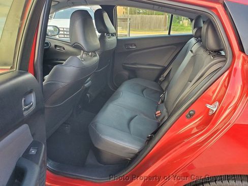 Used 2017 Toyota Prius image 21