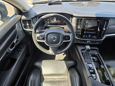 Used 2017 Volvo V90 T6 Cross Country AWD/4WD image 2