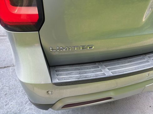 Used 2022 Ford Expedition Limited RWD image 10