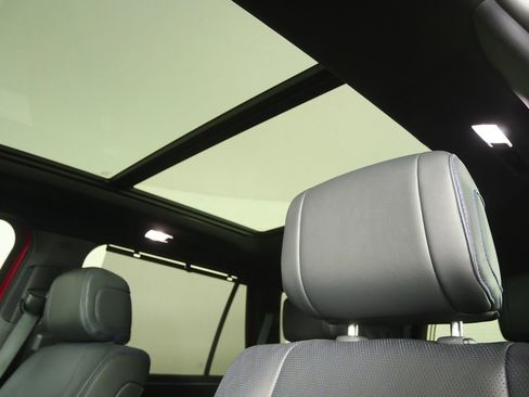 Used 2025 Toyota Sequoia Platinum image 12