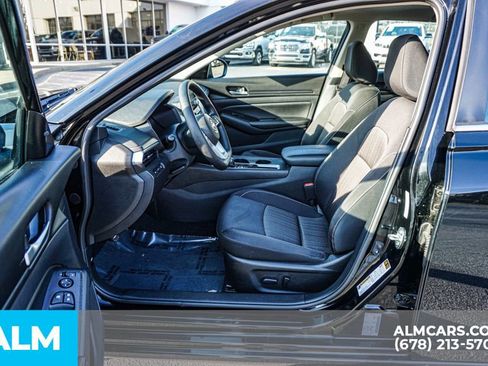 Used 2025 Nissan Altima 2.5 SV image 19