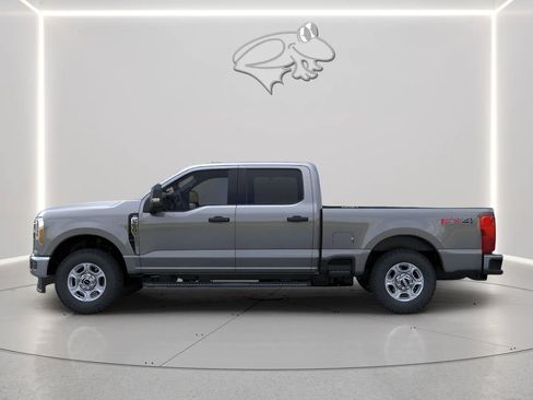 New 2026 Ford F250 XLT w/ FX4 Off-Road Package image 3