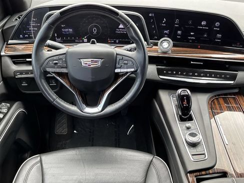 Used 2023 Cadillac Escalade Premium Luxury w/ LPO, Illumination Package AWD/4WD image 12