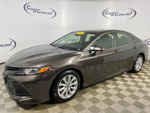 Certified 2018 Toyota Camry LE w/ Moonroof Package FWD image 3