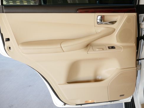 Used 2010 Lexus LX 570 4WD image 24