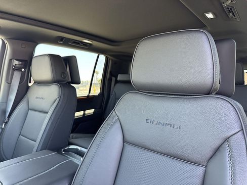 New 2026 GMC Yukon XL Denali w/ Denali Reserve Package AWD/4WD image 22