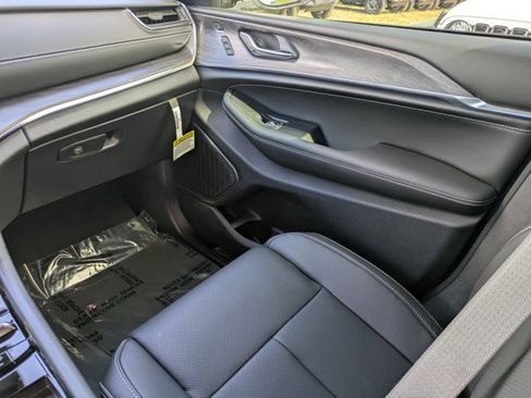 New 2025 Jeep Grand Cherokee Overland w/ Adv Protech Group III image 15