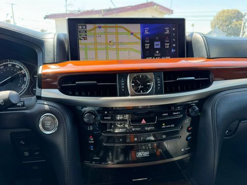Used 2017 Lexus LX 570 4WD w/ Luxury Package image 30